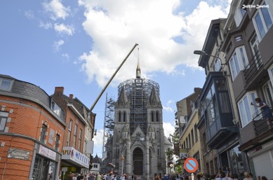 Phase II: Remontée du dais au sommet de la Basilique Notre-Dame de Bon-Secours