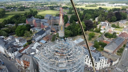 Phase II: Remontée du dais au sommet de la Basilique Notre-Dame de Bon-Secours