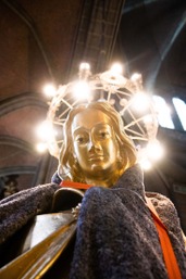 Phase II: Remontée du dais au sommet de la Basilique Notre-Dame de Bon-Secours