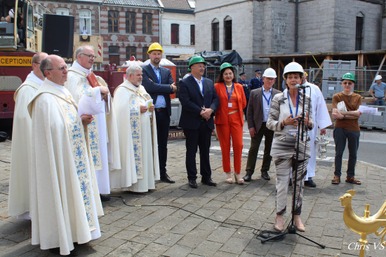Phase II: Remontée du dais au sommet de la Basilique Notre-Dame de Bon-Secours