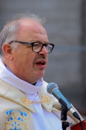 Phase II: Remontée du dais au sommet de la Basilique Notre-Dame de Bon-Secours